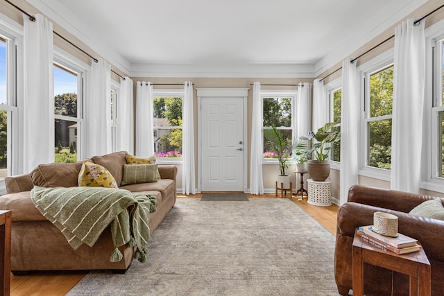 500 Otis Ave, Saint Paul, MN 55104 - sunroom / solarium with wood finished floors and baseboards