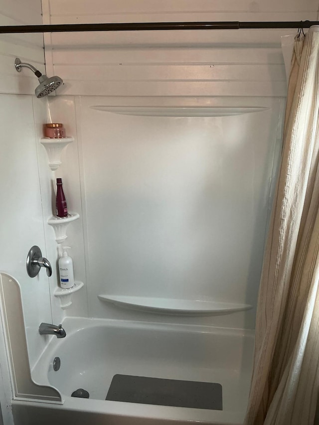 705 State Highway 28 W, Glenwood, MN 56334 - full bathroom featuring shower / bath combination with curtain