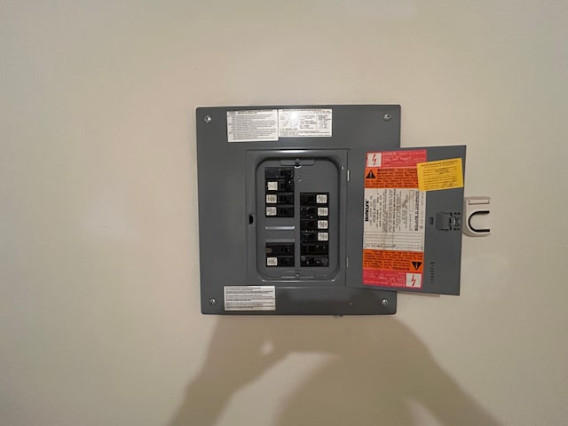 353 River Dr, Park Rapids, MN 56470 - detailed view of electric panel