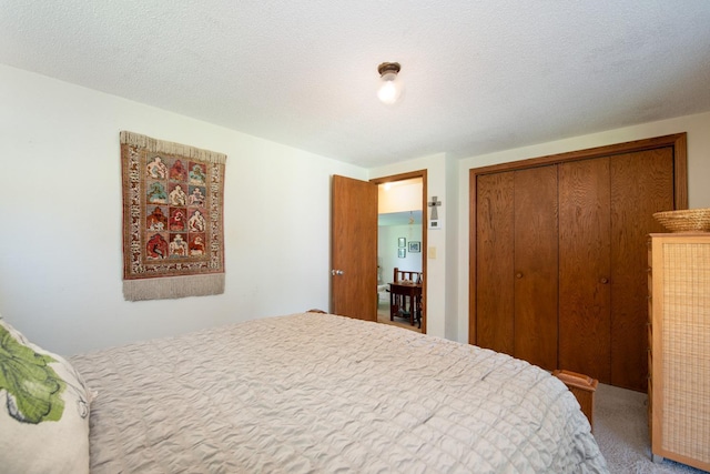 18726 Juneberry Rd, Mankato, MN 56001 - carpeted bedroom featuring a closet