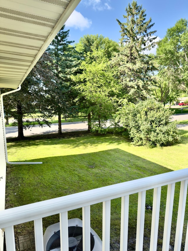 2001 25th St SW, Willmar, MN 56201 - view of grassy yard featuring a balcony