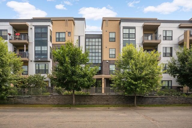 820 Emerald St SE Unit 314, Saint Paul, MN 55114 - view of apartment building / complex