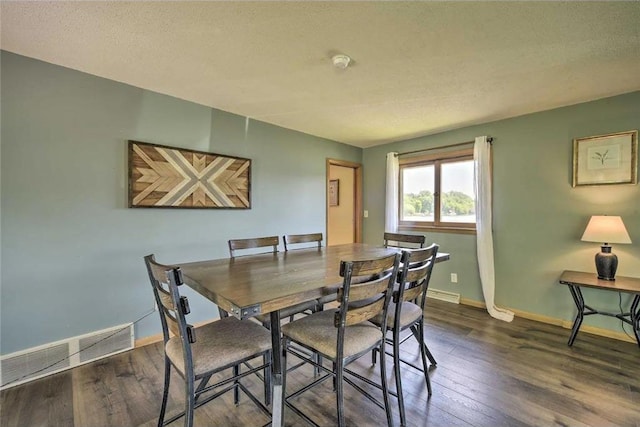 520 Park Island Rd Unit 2, Center City, MN 55012 - dining area with wood finished floors and a textured ceiling