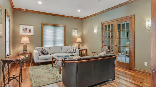 3946 Woodcrest Ct, Eau Claire, WI 54701 - living area with crown molding, light wood finished floors, and recessed lighting