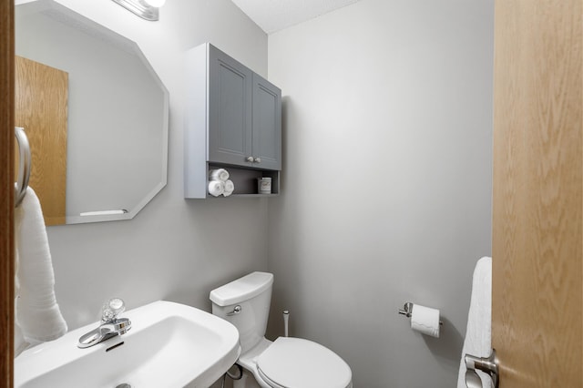 8484 Minuteman Alcove, Eden Prairie, MN 55344 - half bath with a sink and toilet