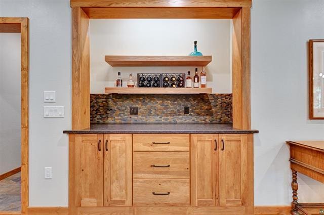 12207 Railroad Rd, Lake Nebagamon, WI 54849 - indoor dry bar with backsplash