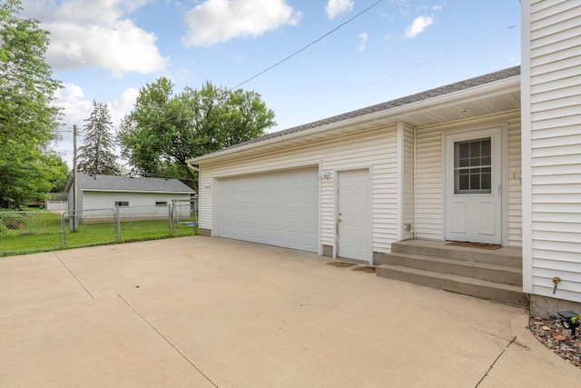 215 Plainview St, Owatonna, MN 55060 - view of garage