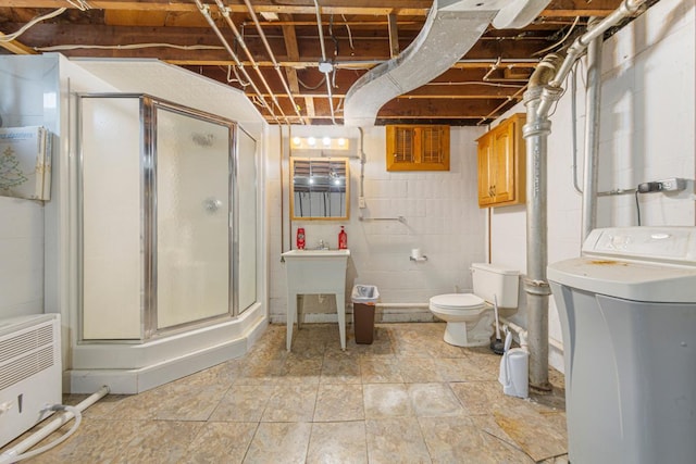 215 Plainview St, Owatonna, MN 55060 - full bathroom featuring a stall shower and toilet