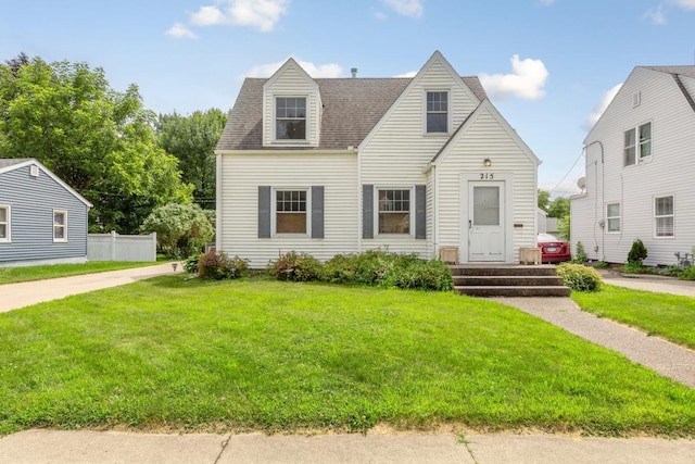 215 Plainview St, Owatonna, MN 55060 - cape cod house with a shingled roof
