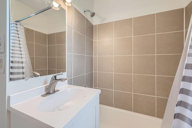 1826 Case Ave E, Saint Paul, MN 55119 - bathroom featuring vanity and shower / bathtub combination with curtain