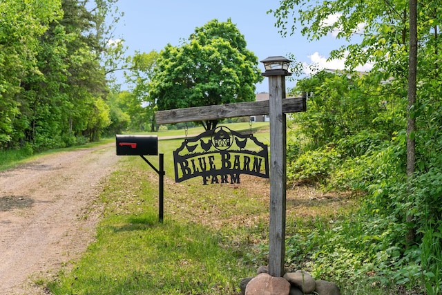 18400 Lundgren Dr, Pine Lake Twp, MN 55735 - community sign featuring driveway