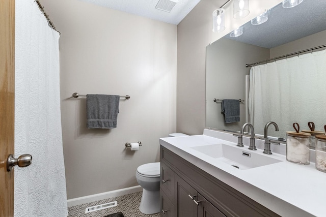 5830 Forest Boulevard Trl, Wyoming, MN 55092 - full bathroom with toilet and vanity