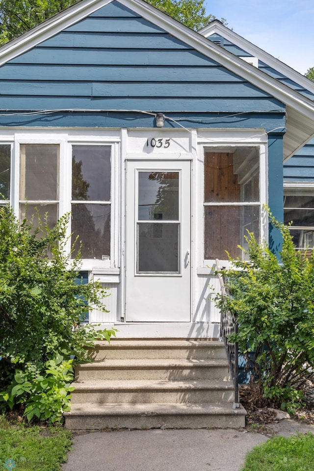 1035 University Dr N, Fargo, ND 58102 - entrance to property