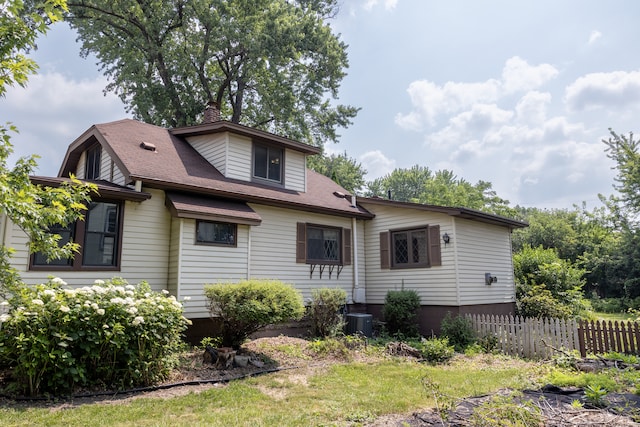 3979 Reservoir Blvd, Columbia Heights, MN 55421 - view of front of home featuring a chimney