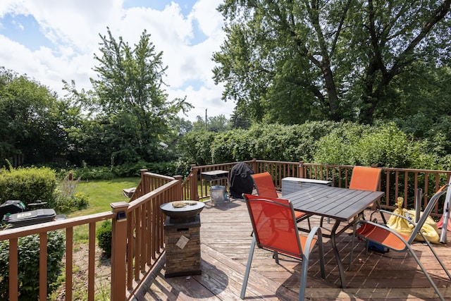 3979 Reservoir Blvd, Columbia Heights, MN 55421 - deck with outdoor dining space