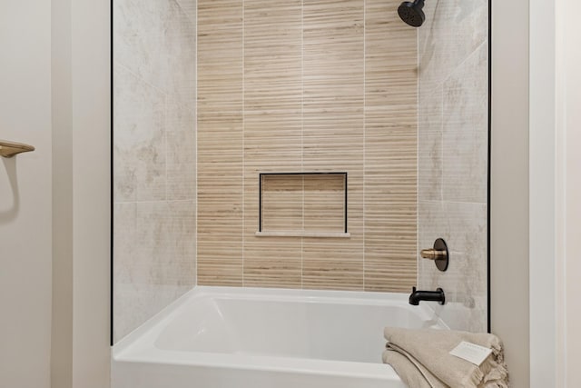 2850 Victoria St N, Roseville, MN 55113 - full bath featuring bathing tub / shower combination