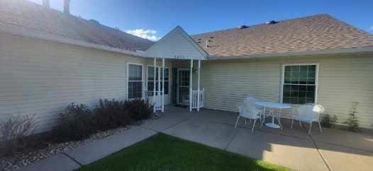 6896 Inverness Trl Unit 14, Inver Grove Heights, MN 55077 - back of property with a patio