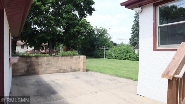 6007 Vincent Ave N, Brooklyn Center, MN 55430 - view of patio / terrace