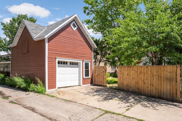 2636 Harriet Ave, Minneapolis, MN 55408 - detached garage with concrete driveway