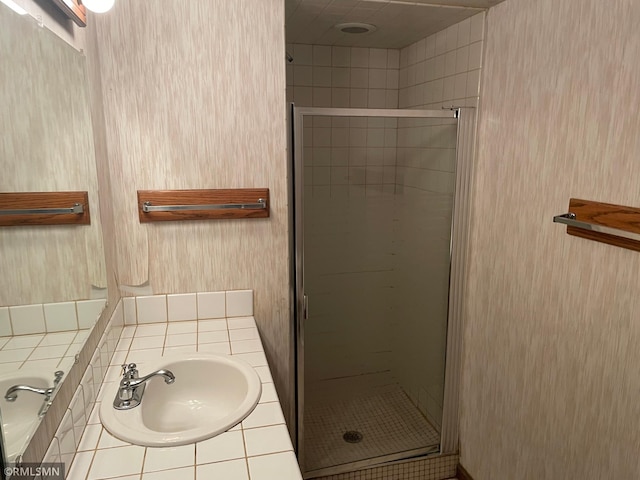 2169 78th Ct E, Inver Grove Heights, MN 55077 - bathroom featuring a stall shower and vanity