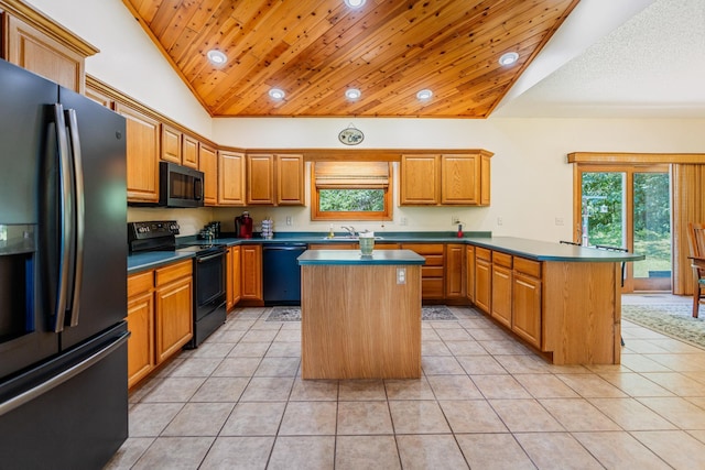 W5136 Hale Ct, Farmington Twp, WI 54636 - kitchen featuring black appliances, a peninsula, a kitchen island, wood ceiling, and recessed lighting