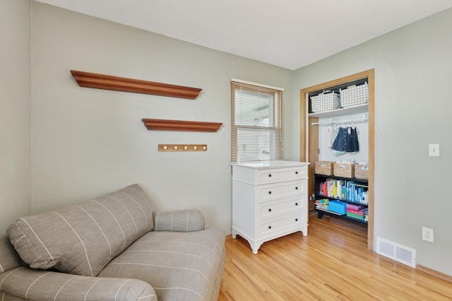 5737 20th Ave S, Minneapolis, MN 55417 - sitting room featuring light wood-style floors