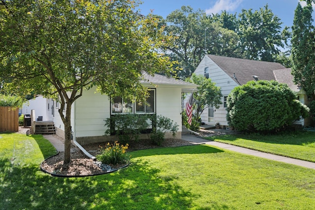 5737 20th Ave S, Minneapolis, MN 55417 - view of front facade with a front yard