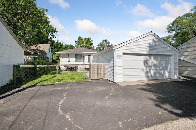 5737 20th Ave S, Minneapolis, MN 55417 - view of detached garage
