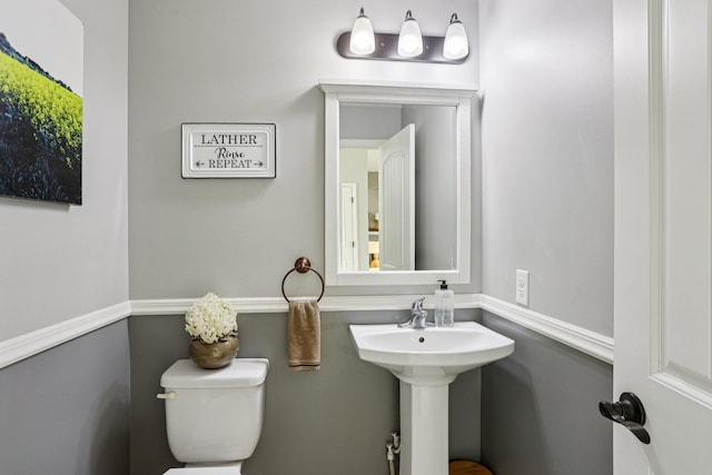 6287 Fountain Ln N, Maple Grove, MN 55311 - bathroom with toilet