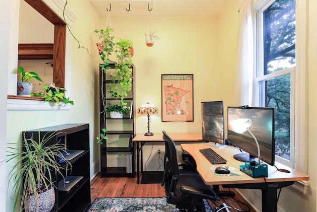 1520 Elliot Ave Unit 4, Minneapolis, MN 55404 - office area featuring wood finished floors