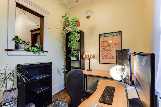 1520 Elliot Ave Unit 4, Minneapolis, MN 55404 - office area featuring wood finished floors and baseboards