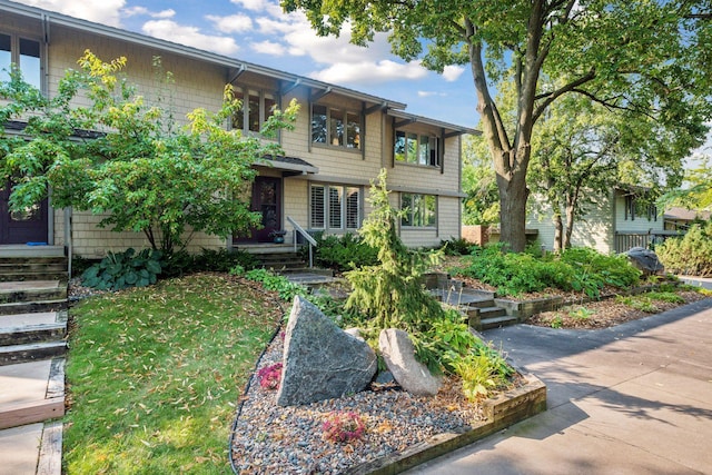 1058 Cedar View Dr, Minneapolis, MN 55405 - photo 1