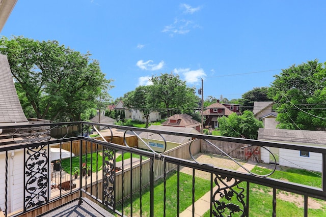 2707 Girard Ave N, Minneapolis, MN 55411 - balcony with a residential view