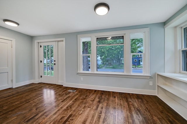 4416 46th Ave S, Minneapolis, MN 55406 - entryway with wood finished floors and baseboards