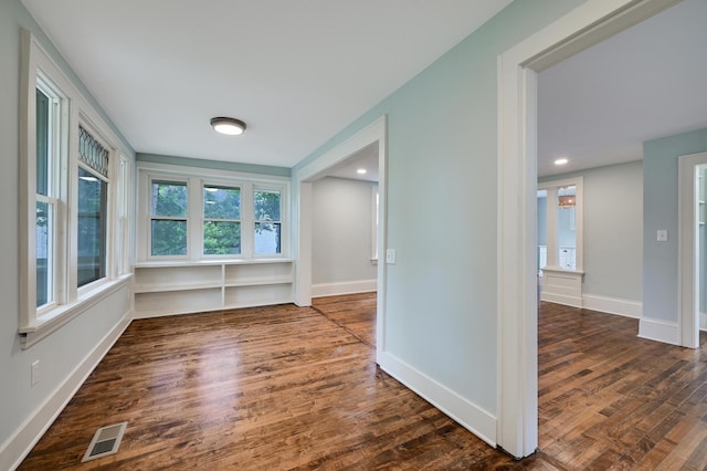 4416 46th Ave S, Minneapolis, MN 55406 - unfurnished room with wood finished floors and baseboards