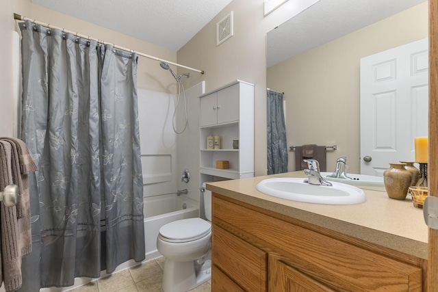 4964 Emmit Dr N Unit 3, Hugo, MN 55038 - full bath with vanity, shower / bathtub combination with curtain, and tile patterned floors