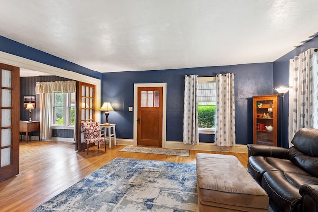818 7th St S, Stillwater, MN 55082 - living area featuring wood finished floors and baseboards