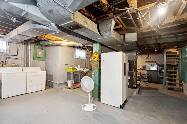 818 7th St S, Stillwater, MN 55082 - unfinished below grade area featuring freestanding refrigerator and washing machine and dryer