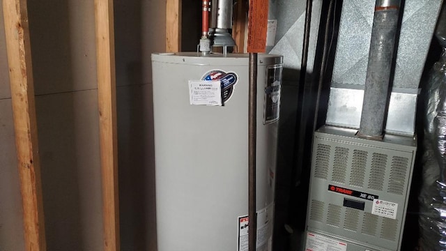 48 Buffalo St, Duluth, MN 55811 - utilities with water heater and heating unit