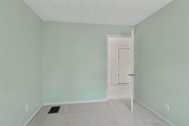 3137 Hampshire Ave S, Saint Louis Park, MN 55426 - unfurnished room featuring light colored carpet and baseboards