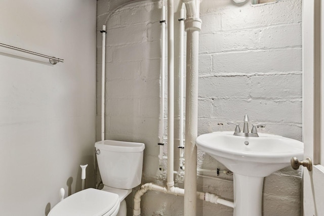 3137 Hampshire Ave S, Saint Louis Park, MN 55426 - bathroom with toilet