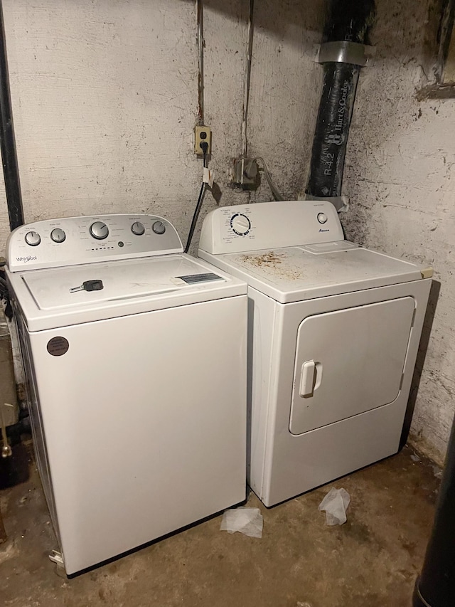 629 Farrington St, Saint Paul, MN 55103 - laundry room with separate washer and dryer