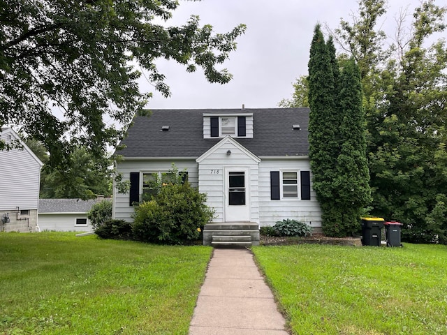 718 Elm St, Redwood Falls, MN 56283 - photo 1