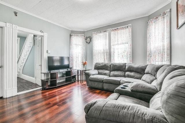 400 Blair Ave, Saint Paul, MN 55103 - living room with wood finished floors and crown molding