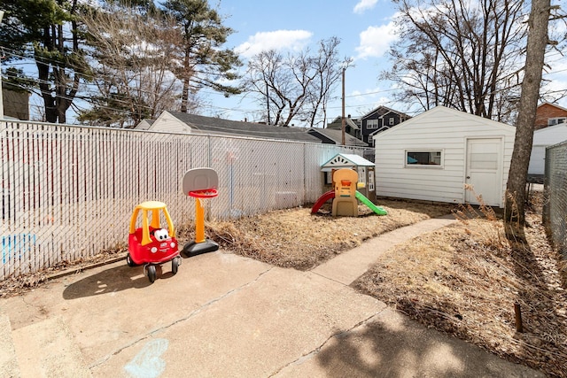 1034 Carroll Ave, Saint Paul, MN 55104 - view of yard featuring an outdoor structure