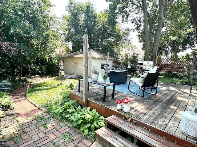 4105 Columbus Ave, Minneapolis, MN 55407 - deck with an outbuilding