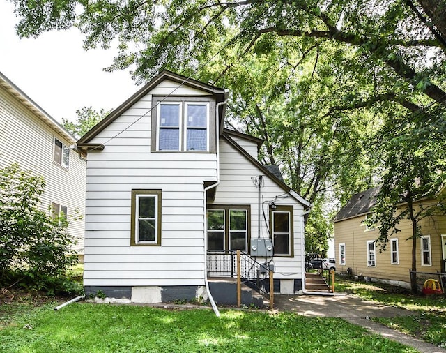 3339 Aldrich Ave N, Minneapolis, MN 55412 - view of front of property with a front yard