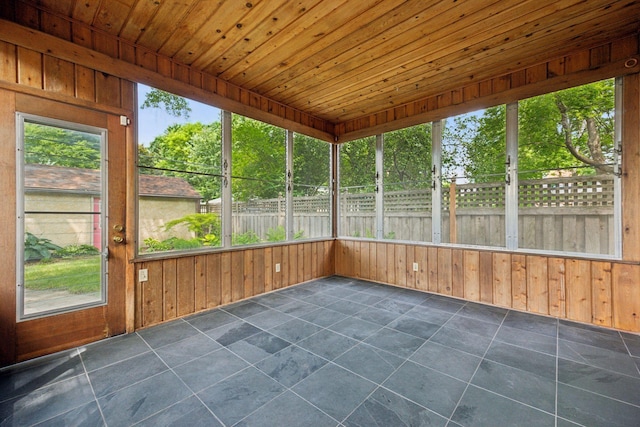 3607 Sheridan Ave N, Minneapolis, MN 55412 - view of unfurnished sunroom