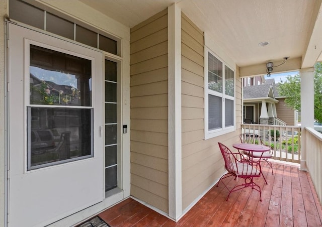 15850 Elmwood Ln, Apple Valley, MN 55124 - doorway to property featuring a porch