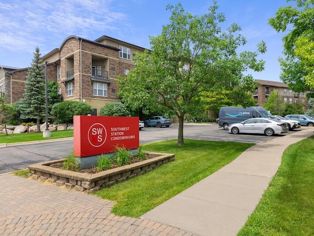 13580 Technology Dr Unit 3306, Eden Prairie, MN 55344 - exterior space with a parking lot